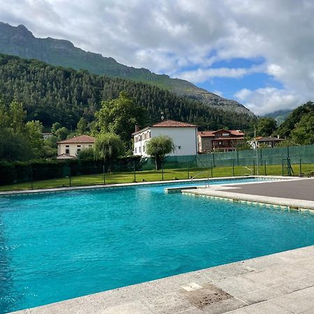 Villa Casa En La Montana Con Piscina De Temporada à Arredondo Extérieur photo