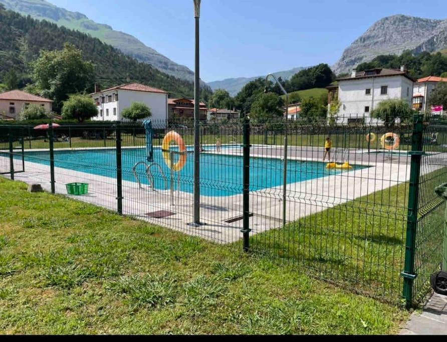Villa Casa En La Montana Con Piscina De Temporada à Arredondo Extérieur photo