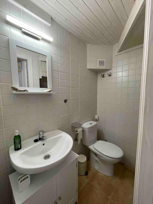 Villa Casa En La Montana Con Piscina De Temporada à Arredondo Extérieur photo