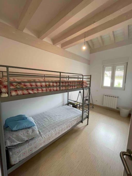 Villa Casa En La Montana Con Piscina De Temporada à Arredondo Extérieur photo